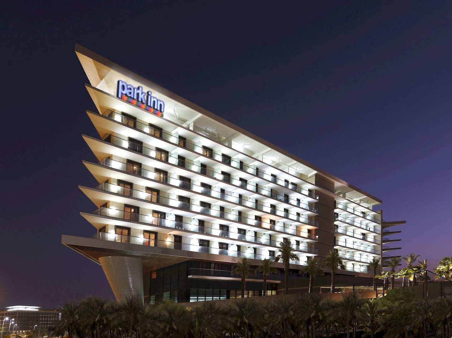 Park Inn by Radisson Hotel Yas Island (Unlimited parks access)
