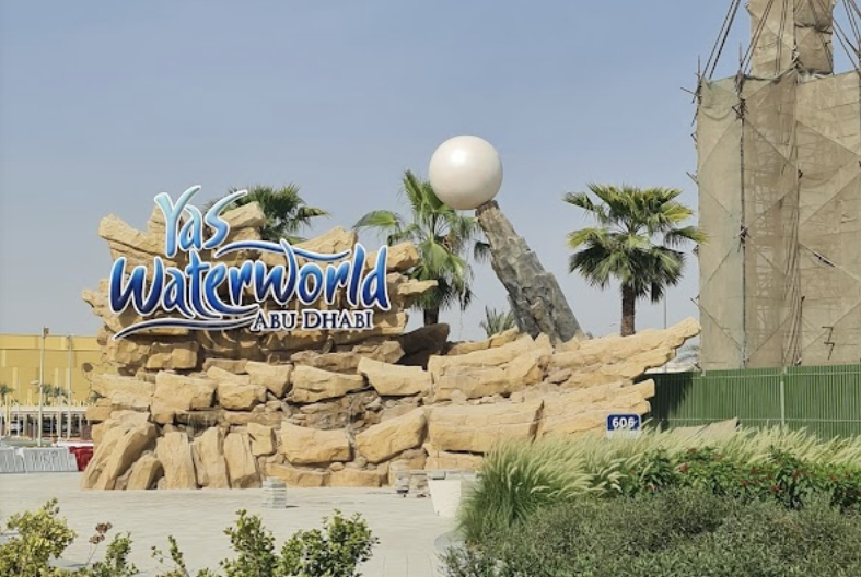 Park Inn by Radisson Hotel Yas Island (Unlimited parks access)
